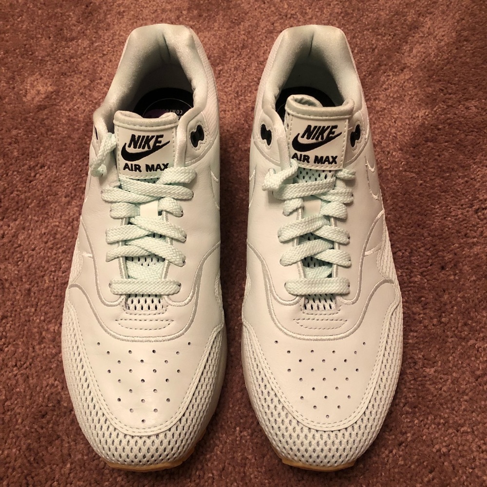 NIKE AIR MAX 1 SI Men size 9 (womens 10.5)